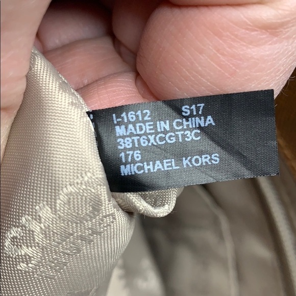 Michael Kors Colgate Tote - Picture 10 of 10